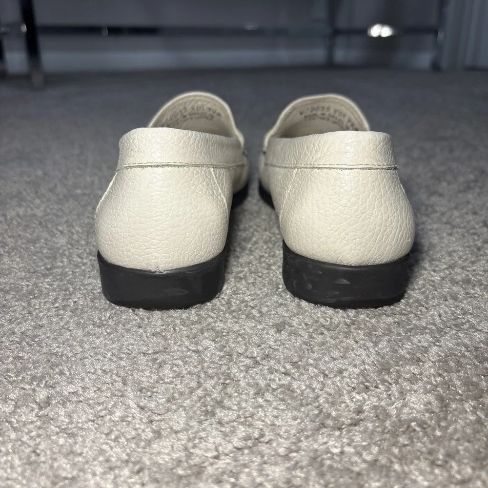 Men's Size 7 1/2 Rockport White with Brown Sole Leather Dress Shoes